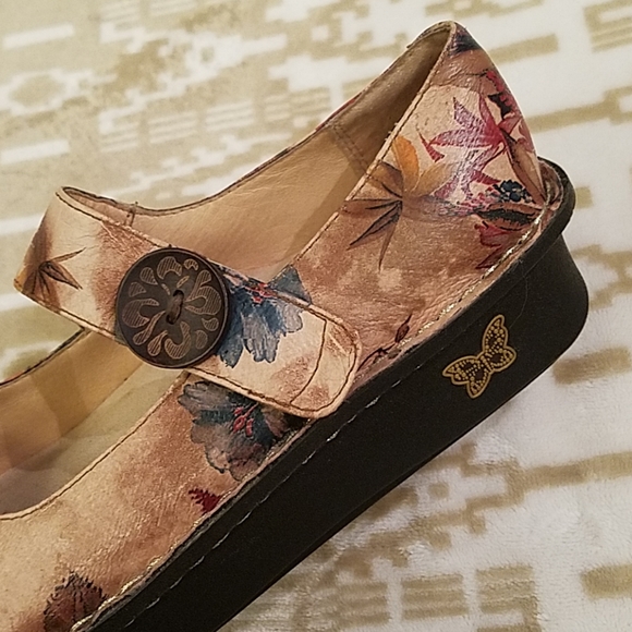 Alegria by PG Lite Floral Mary Janes - Picture 4 of 7